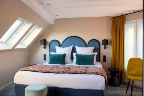 Hotel Maxim Opera - Location and Accessibility