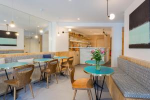 Hotel Montholon - Room Features and Amenities