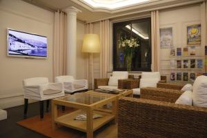 Hotel Napoleon - Guest Experiences and Reviews