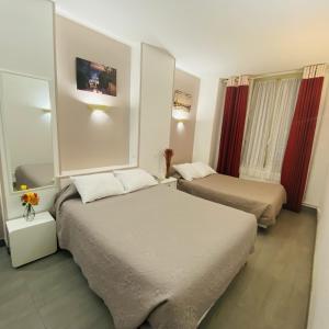 Hotel Paris Gambetta - Languages Spoken