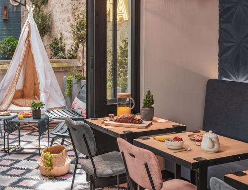 Hotel Piapia - Room Amenities and Features