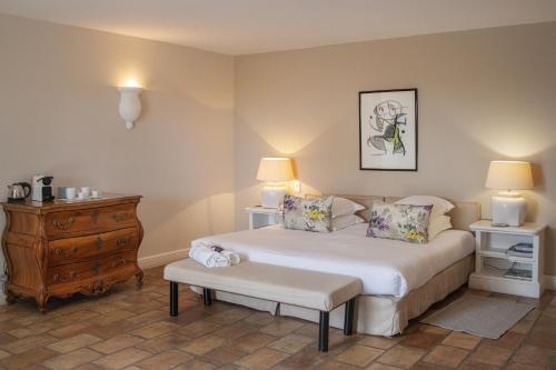 Hotel & Restaurant Alain Llorca - Location and Nearby Attractions