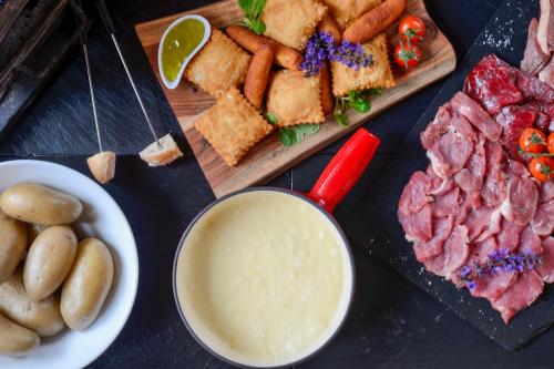 Hotel Restaurant & Spa Les Autanes - Nearby Activities and Attractions