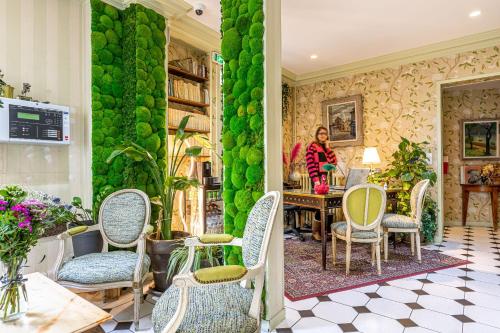 Hotel Romance Malesherbes by Patrick Hayat - Hotel Facilities and Services