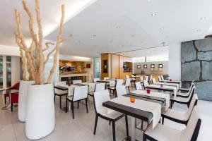Hotel Rotonde - Dining Options Available