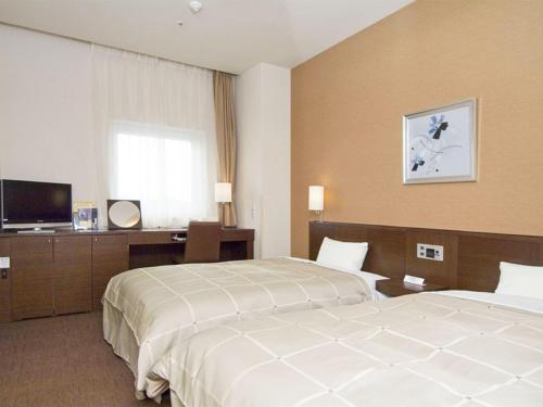 Hotel Route-Inn Higashimuroran Ekimae - Dining and Amenities