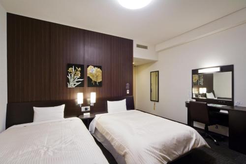 Hotel Route-Inn Tomakomai Ekimae - Dining Options and Breakfast