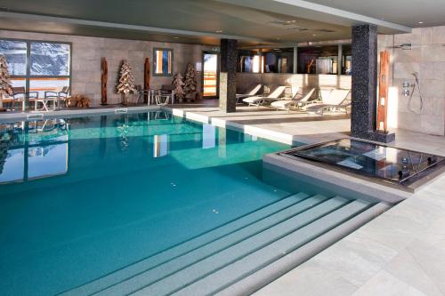 Hotel & Spa L'Alta Peyra - Ideal Location in Saint-Véran