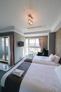 HOTEL STATE TENNOJI - Dining Options