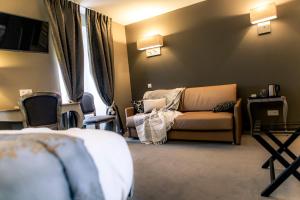 Hotel The Golden Lion and Restaurant The Lion's Table - Exceptional Amenities and Services