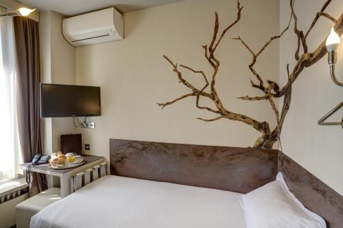 Hotel Vivaldi - Accommodation Details