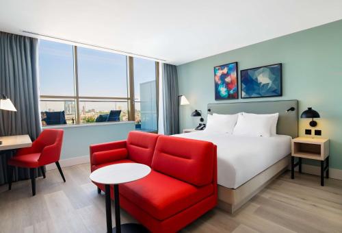 Hyatt Place London City East - Facilities and Amenities