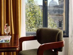 Hyde London City - Amenities and Services