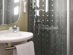 Ibis Paris Canal Saint Martin - Dining Options