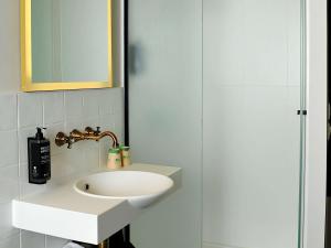 Ibis Styles Paris Gare De Lyon TGV - Facilities and Amenities