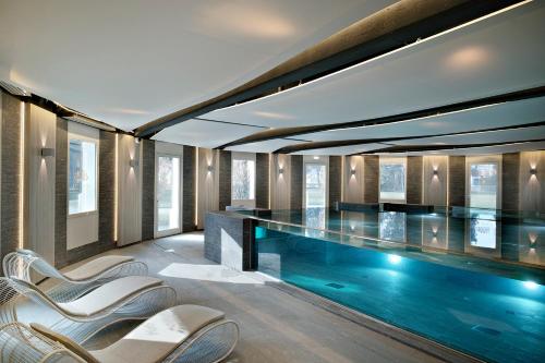 Imperial Palace - Dining and Location