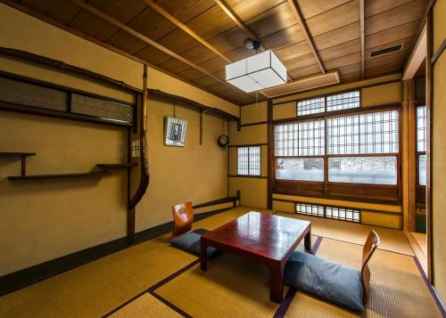 IZUYASU Traditional Kyoto Inn Serving Kyoto Cuisine - Room Options and Amenities