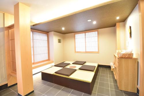 K-style Higashihonganji - Room Amenities and Features