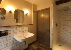 Kings Head Hotel - Room Types and Accommodations