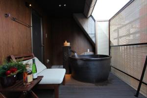 KONJAKUSO Osaka Dotonbori SHOSHI GŌYAKUYASPA Stay - Guest Experience and Reviews