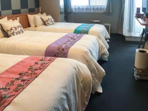Kyoto Earth Hotel - Room Features and Amenities