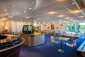 Kyriad Nemours - Room Types and Accommodations