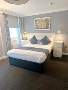 Legends Hotel - Accommodations and Amenities