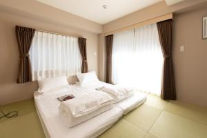 Light Hotel - Facilities and Services