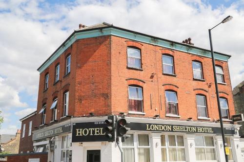 London Shelton Hotel - Room Amenities