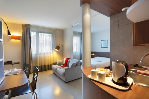 Luberon Suite Home Apartment - Ideal Location and Accessibility