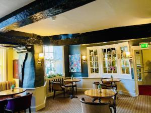 Macdonald Bear Hotel - Amenities and Services