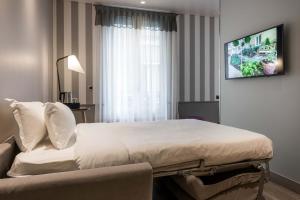 Magellan Hotel - Location and Amenities