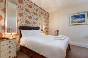 Maples Hotel - Guest Experiences