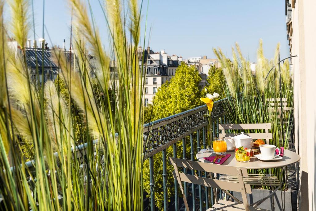 Marais Grands Boulevards Hotel - Prime Location Benefits