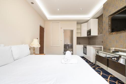 Marble Arch Mews Aparthotel - Amenities and Features