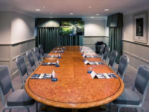 Mercure Box Hill Burford Bridge Hotel - Guest Room Features