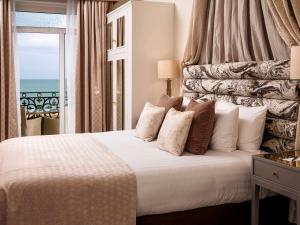Mercure Brighton Seafront Hotel - Beachfront Amenities