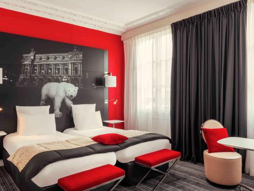 Mercure Paris Opera Louvre - Room Types and Amenities