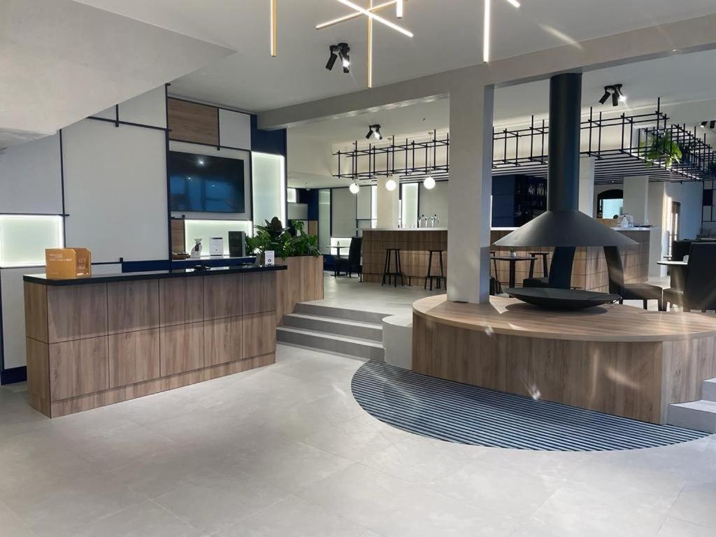 Mercure Rouen Val De Reuil - Amenities and Services