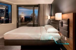 Moxy London Stratford - Amenities and Services Offered