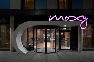 Moxy Slough - Facilities and Amenities