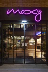 Moxy York - Dining and Breakfast Options