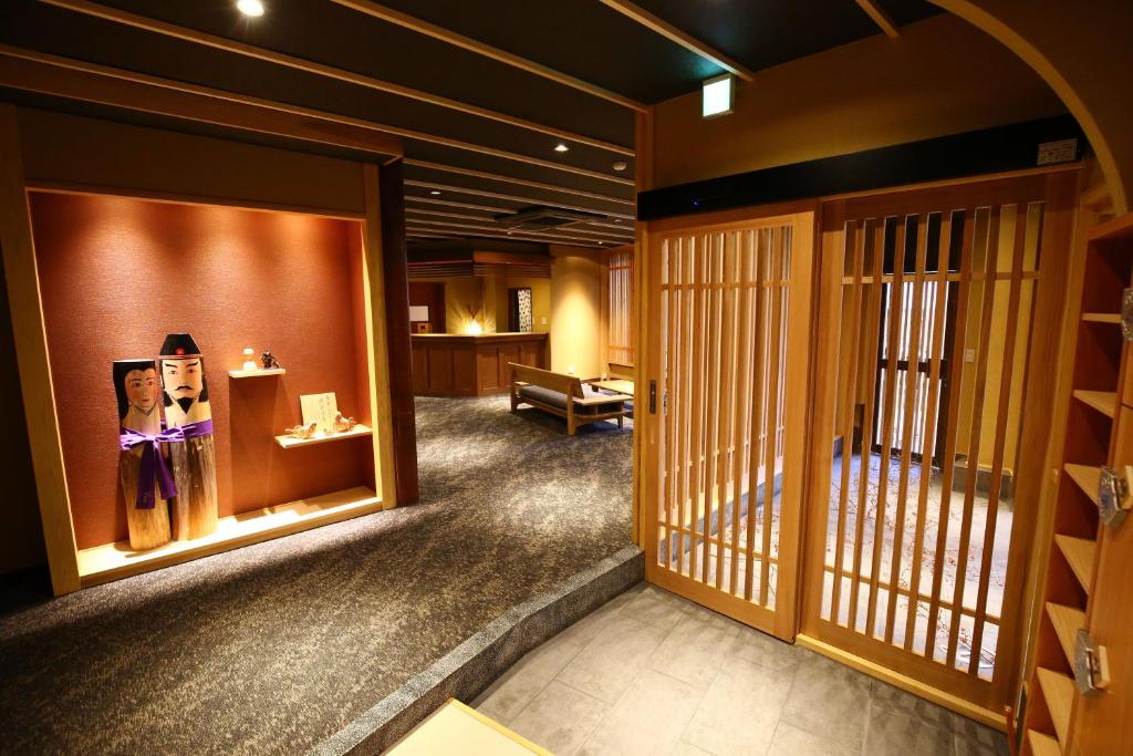 Nakajimaya Ryokan - Overview and Location