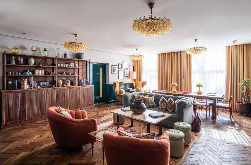 Native Hyde Park - Guest Experiences