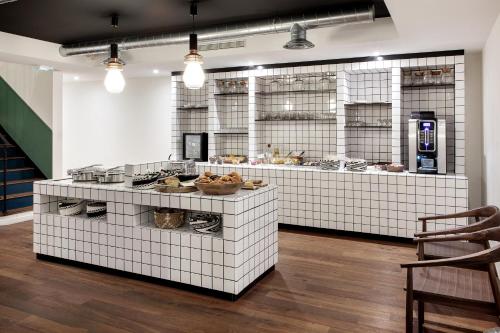 New Hotel Le Voltaire - Guest Experience and Reviews
