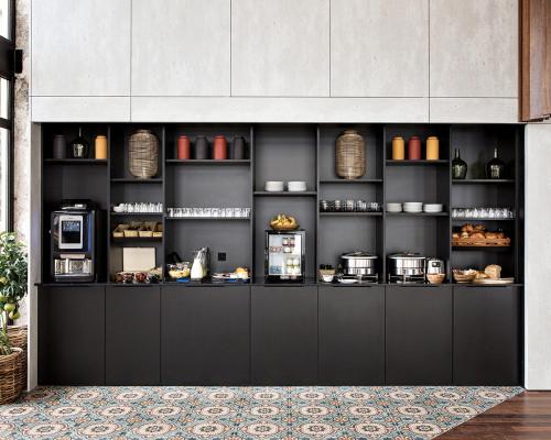 New Hotel The Quay - Old Port - Nearby Attractions