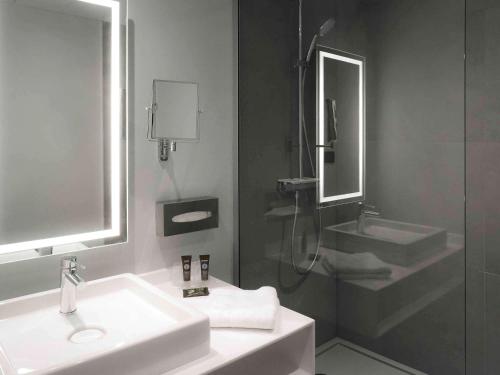 Novotel Caen Côte De Nacre - Room Features