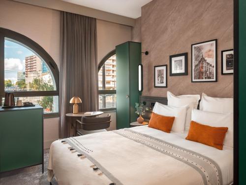 Novotel Orléans Centre Gare - Room Amenities and Features