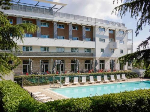 Novotel Saint-Quentin En Yvelines - Family-Friendly Policies