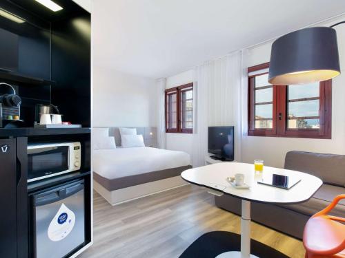 Novotel Suites Perpignan Centre - Dining and Breakfast Options
